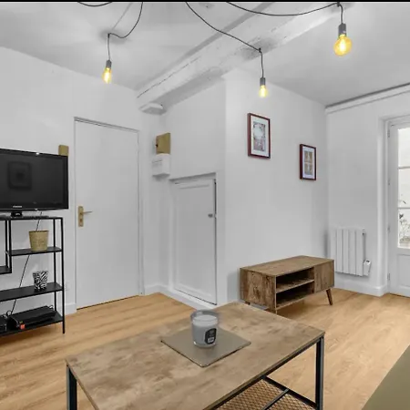 Grand Deux Pieces - Proche Metro - Terrasse Apartman *