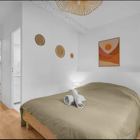 Apartman Grand Deux Pieces - Proche Metro - Terrasse *